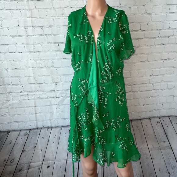 All in Favor Dresses & Skirts - all in favor green & white floral long sleeve dress size M